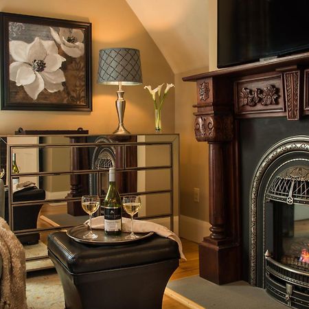 Gothic Eves Inn And Spa Bed And Breakfast Trumansburg エクステリア 写真