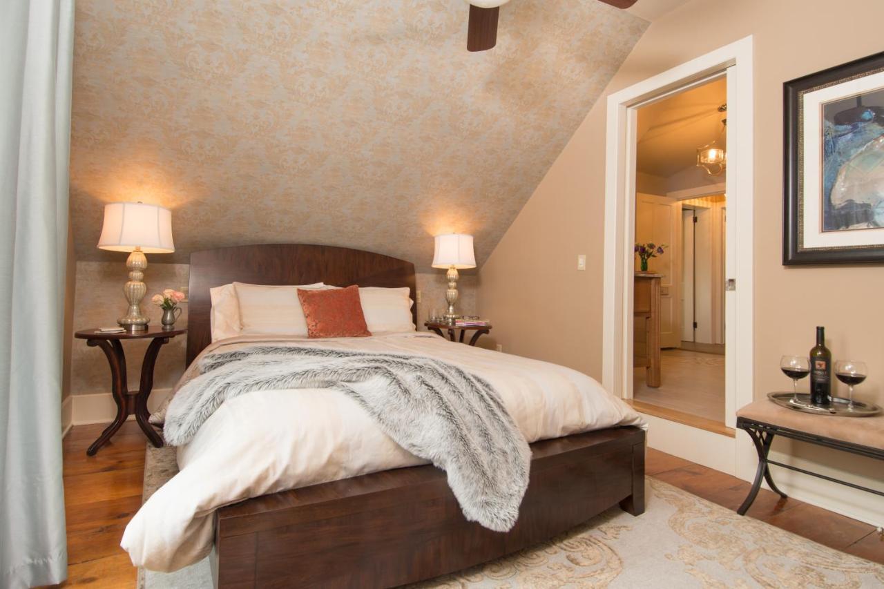 Gothic Eves Inn And Spa Bed And Breakfast Trumansburg エクステリア 写真