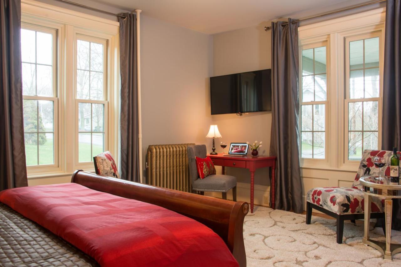 Gothic Eves Inn And Spa Bed And Breakfast Trumansburg エクステリア 写真