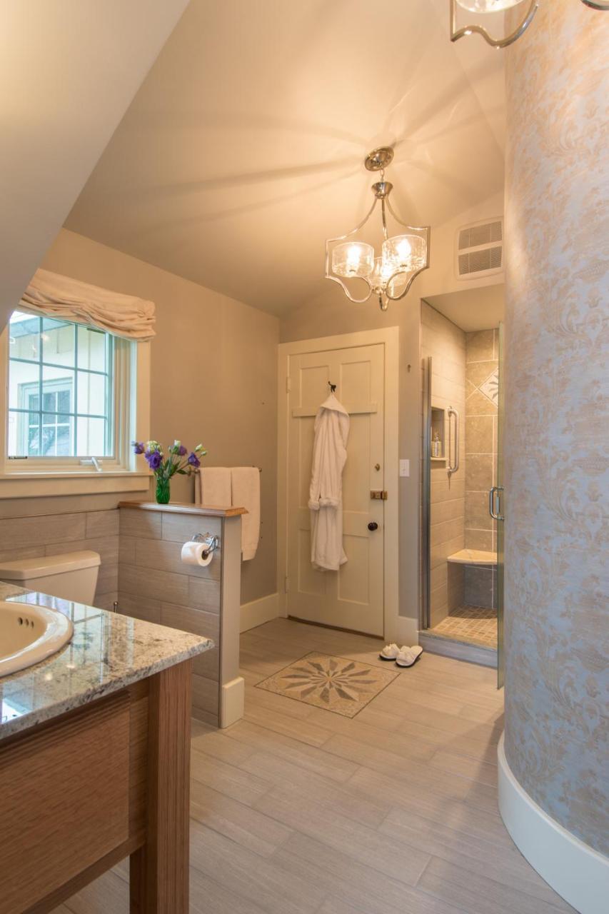 Gothic Eves Inn And Spa Bed And Breakfast Trumansburg エクステリア 写真