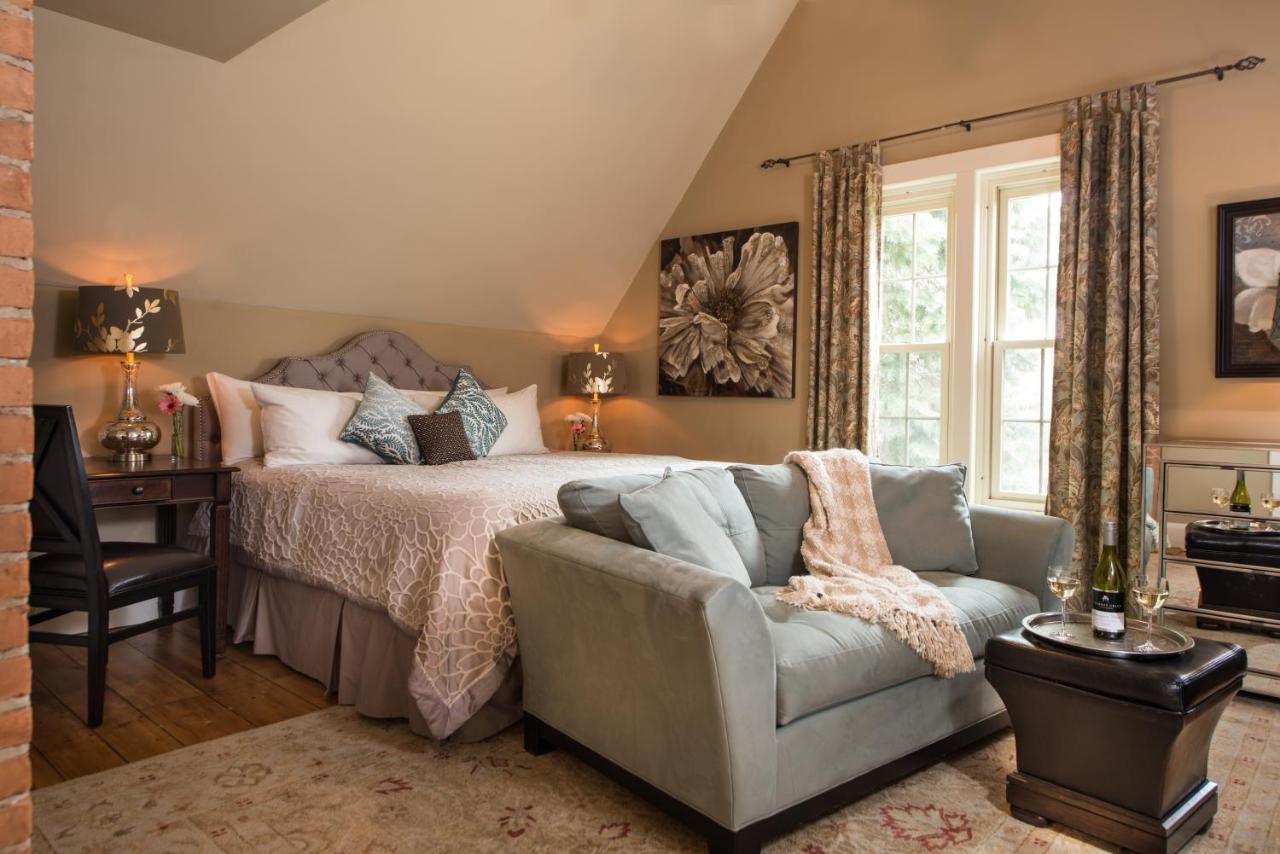 Gothic Eves Inn And Spa Bed And Breakfast Trumansburg エクステリア 写真