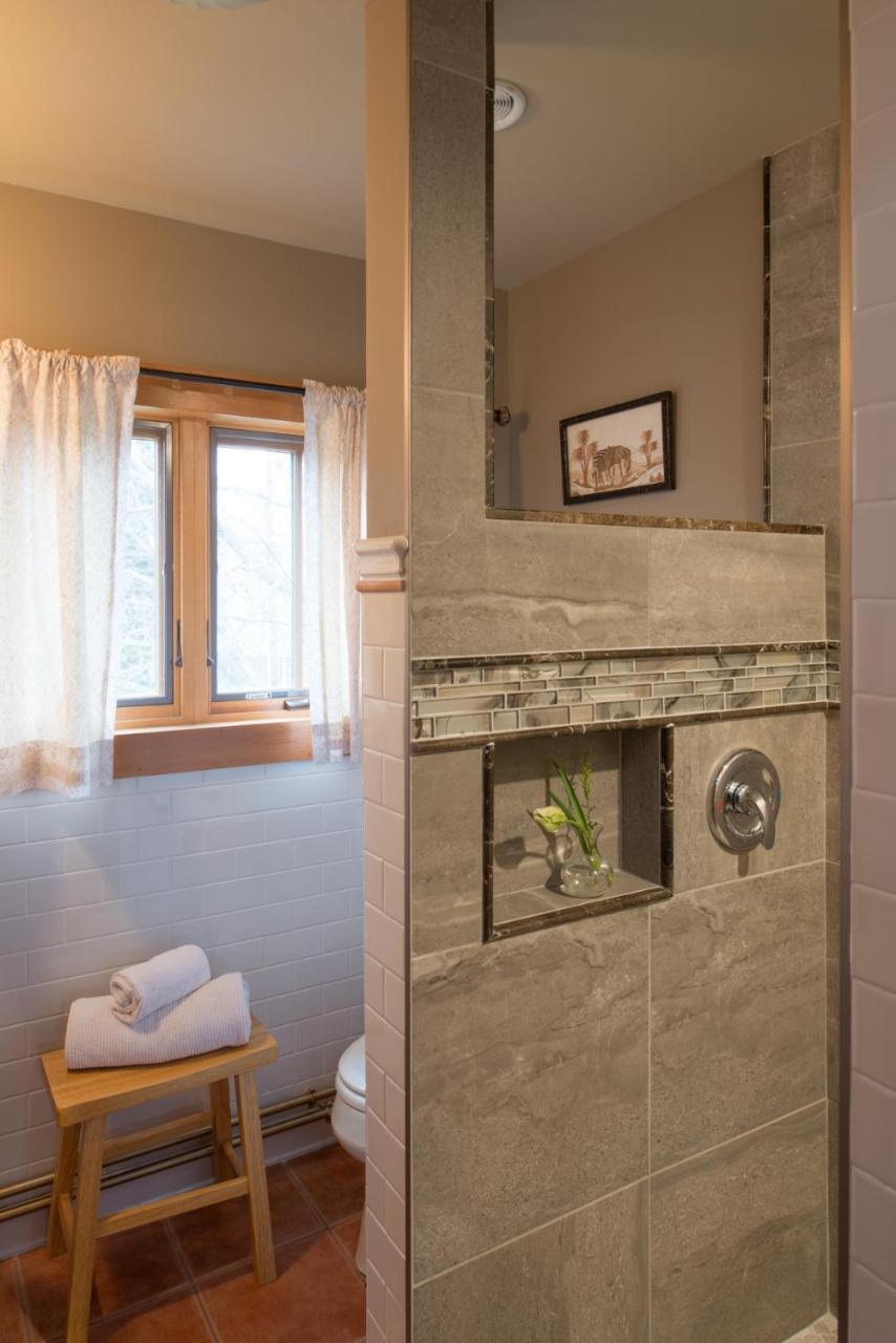 Gothic Eves Inn And Spa Bed And Breakfast Trumansburg エクステリア 写真