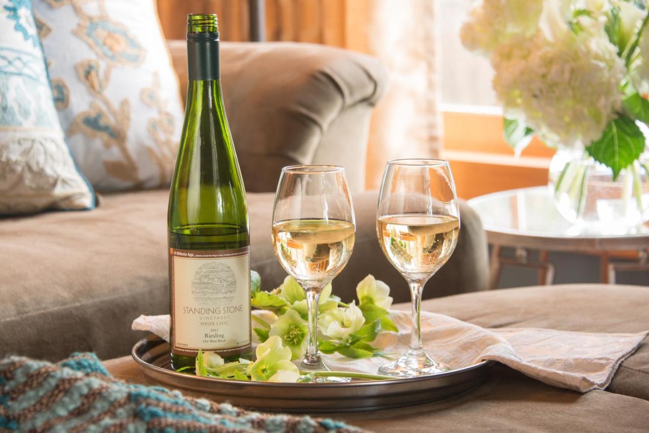 Gothic Eves Inn And Spa Bed And Breakfast Trumansburg エクステリア 写真