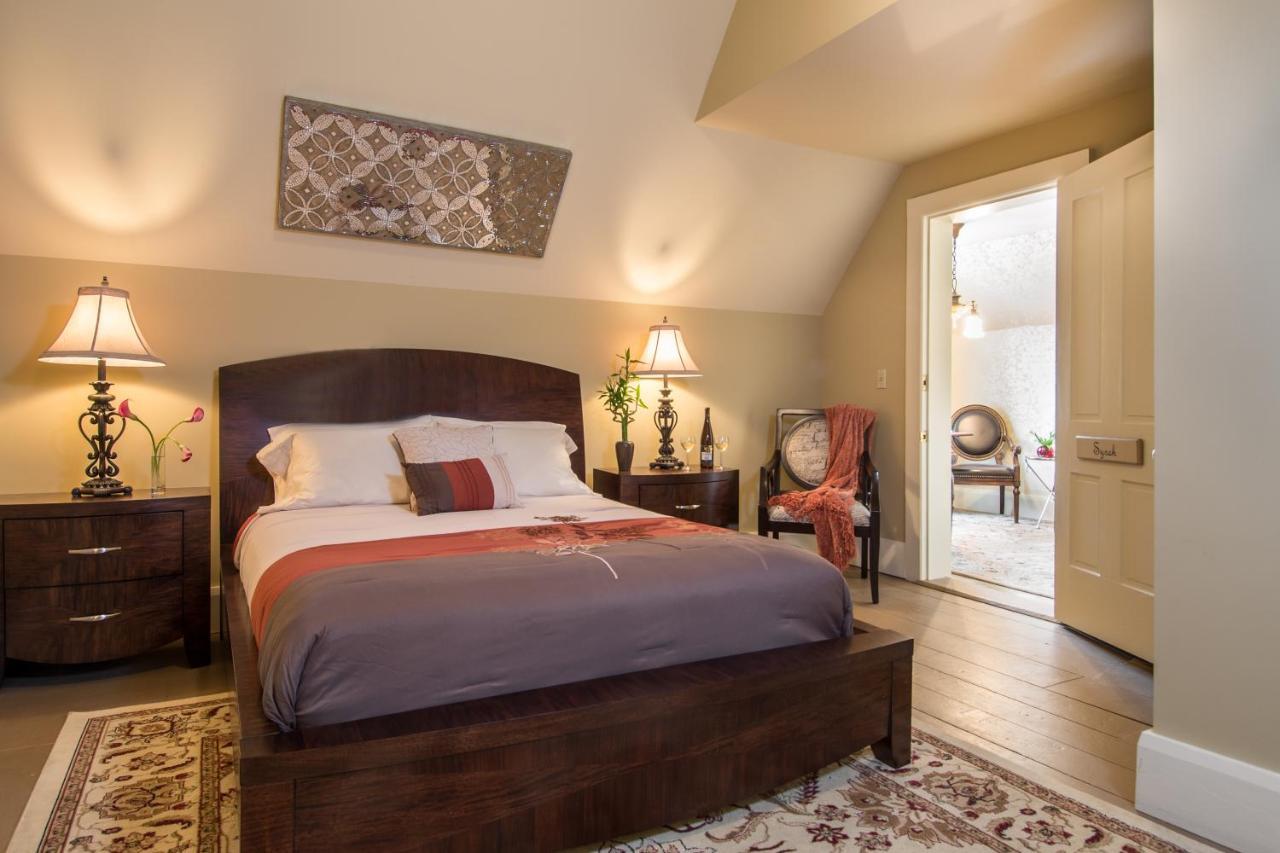 Gothic Eves Inn And Spa Bed And Breakfast Trumansburg エクステリア 写真
